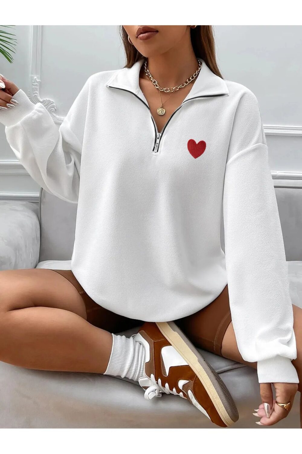 Yarım Fermuarlı Kalp Baskılı Beyaz Kadın Sweatshirt